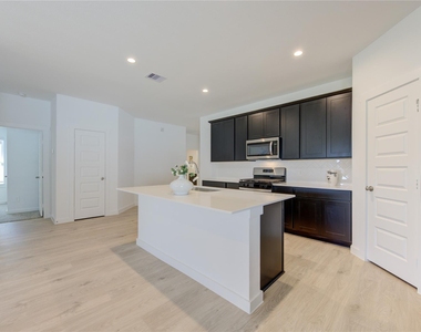 8038 Tropea Drive - Photo Thumbnail 13