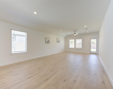 8038 Tropea Drive - Photo Thumbnail 19