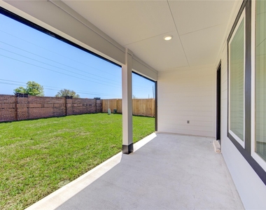 8038 Tropea Drive - Photo Thumbnail 32