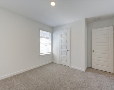 8038 Tropea Drive - Photo Thumbnail 17