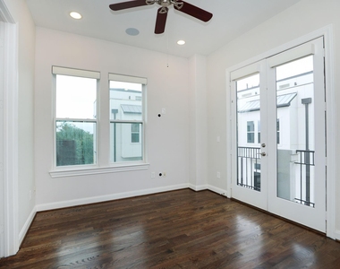 2212 Stuart Street - Photo Thumbnail 9