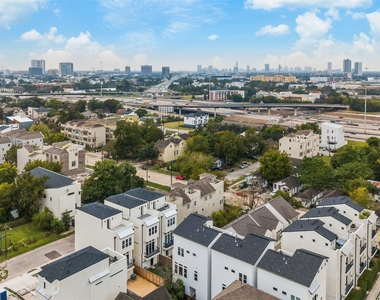 2212 Stuart Street - Photo Thumbnail 15