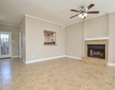 11710 Southlake Drive - Photo Thumbnail 4