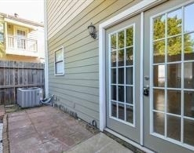 11710 Southlake Drive - Photo Thumbnail 18