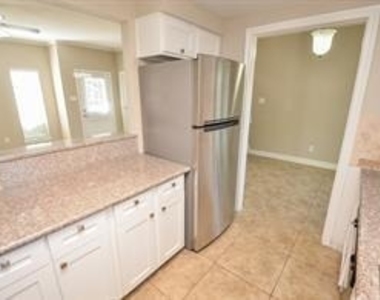 11710 Southlake Drive - Photo Thumbnail 11