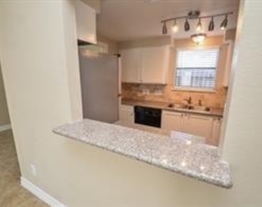 11710 Southlake Drive - Photo Thumbnail 7