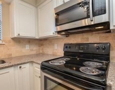 11710 Southlake Drive - Photo Thumbnail 9