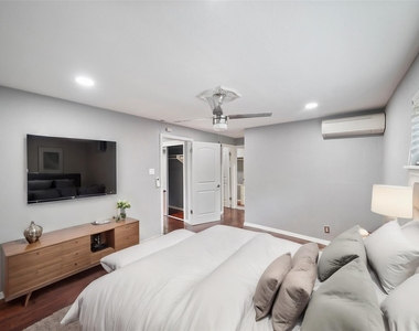 311 Hawthorne Street - Photo Thumbnail 13