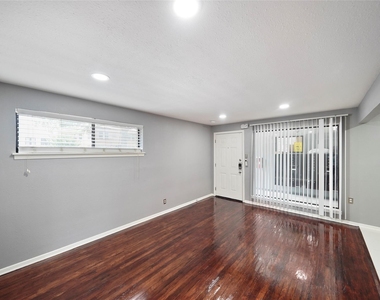311 Hawthorne Street - Photo Thumbnail 2