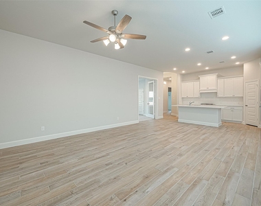 213 Mccrea Court - Photo Thumbnail 11