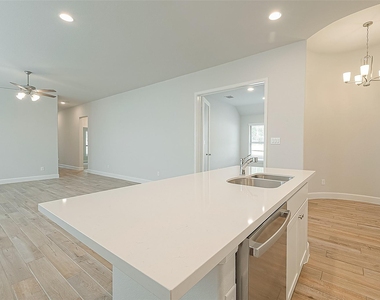 213 Mccrea Court - Photo Thumbnail 15