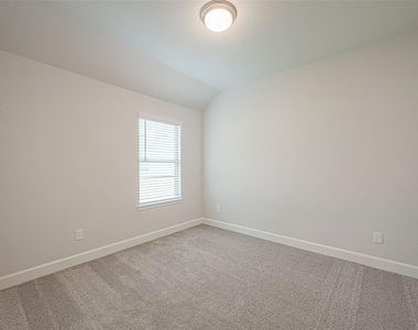 213 Mccrea Court - Photo Thumbnail 25
