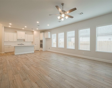 213 Mccrea Court - Photo Thumbnail 12