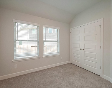 213 Mccrea Court - Photo Thumbnail 24