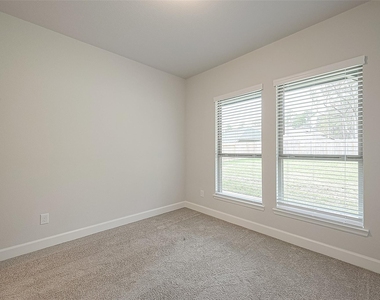 213 Mccrea Court - Photo Thumbnail 32