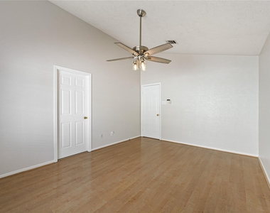 1555 Hillside Elm Street - Photo Thumbnail 18