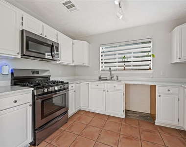 1555 Hillside Elm Street - Photo Thumbnail 8