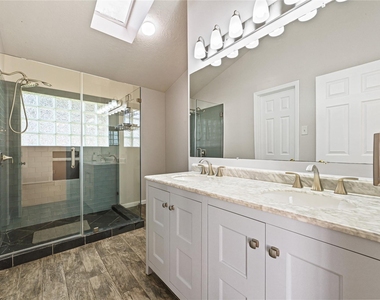 1555 Hillside Elm Street - Photo Thumbnail 19