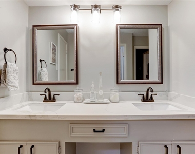 1034 Montour Drive - Photo Thumbnail 14