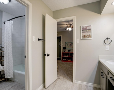 1034 Montour Drive - Photo Thumbnail 17