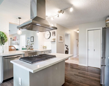 1034 Montour Drive - Photo Thumbnail 7