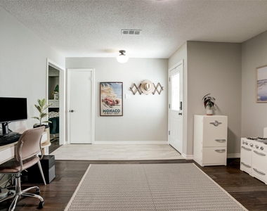 1034 Montour Drive - Photo Thumbnail 2