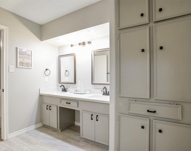 1034 Montour Drive - Photo Thumbnail 15