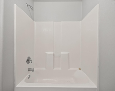 16200 Sun View Lane - Photo Thumbnail 15