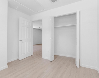 16016 Green Manor Drive - Photo Thumbnail 8