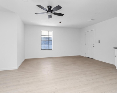 16016 Green Manor Drive - Photo Thumbnail 3