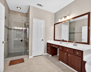 18502 Berry Leaf Court - Photo Thumbnail 14