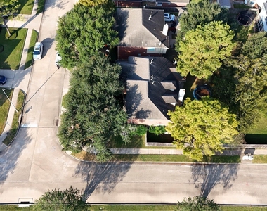 18502 Berry Leaf Court - Photo Thumbnail 30