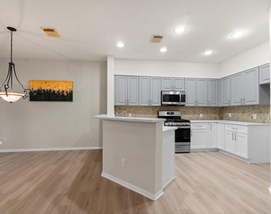 75 Scarlet Woods Court - Photo Thumbnail 10