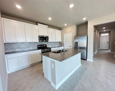 7239 Grand Mason Drive - Photo Thumbnail 4
