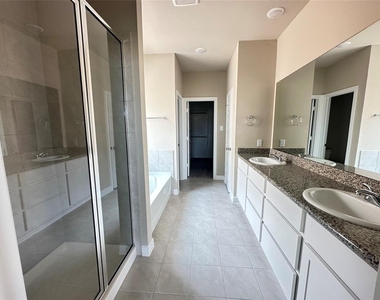 7239 Grand Mason Drive - Photo Thumbnail 9
