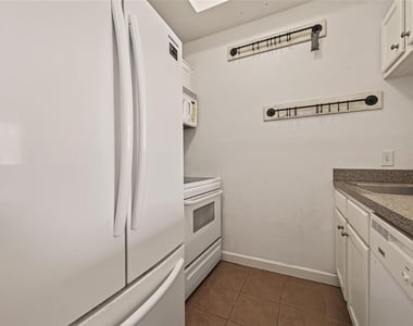 4515 Briar Hollow Place - Photo Thumbnail 10