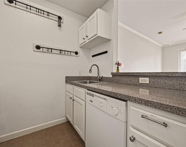 4515 Briar Hollow Place - Photo Thumbnail 11