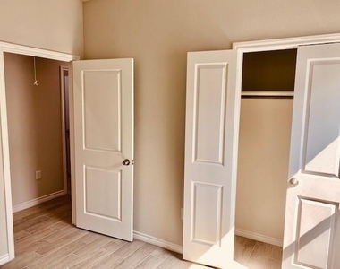 11907 Nelwood Street - Photo Thumbnail 13