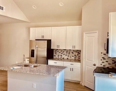 11907 Nelwood Street - Photo Thumbnail 2