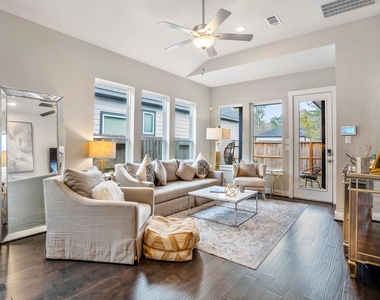 222 Thistle Drive - Photo Thumbnail 16