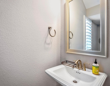 222 Thistle Drive - Photo Thumbnail 19