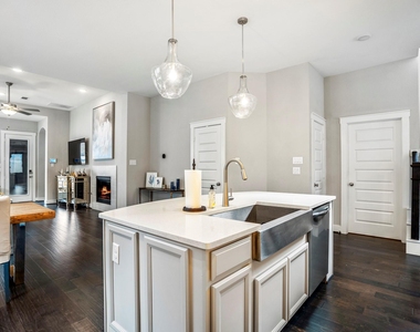 222 Thistle Drive - Photo Thumbnail 10
