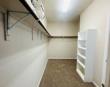 4702 Sedgewood Drive - Photo Thumbnail 12