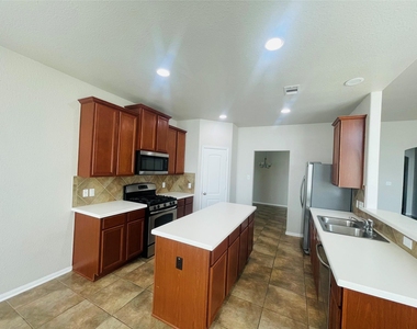 4702 Sedgewood Drive - Photo Thumbnail 6