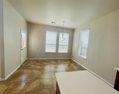 4702 Sedgewood Drive - Photo Thumbnail 8