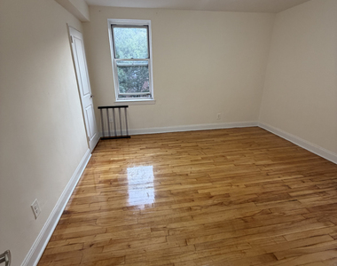 143-09 Barclay Avenue - Photo Thumbnail 6