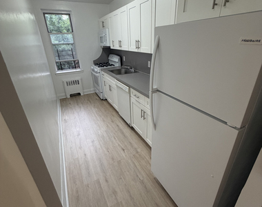 143-09 Barclay Avenue - Photo Thumbnail 3