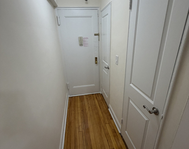 143-09 Barclay Avenue - Photo Thumbnail 1