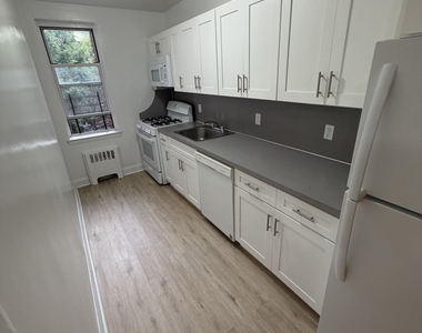 143-09 Barclay Avenue - Photo Thumbnail 4