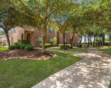 31 Umbria Lane - Photo Thumbnail 2